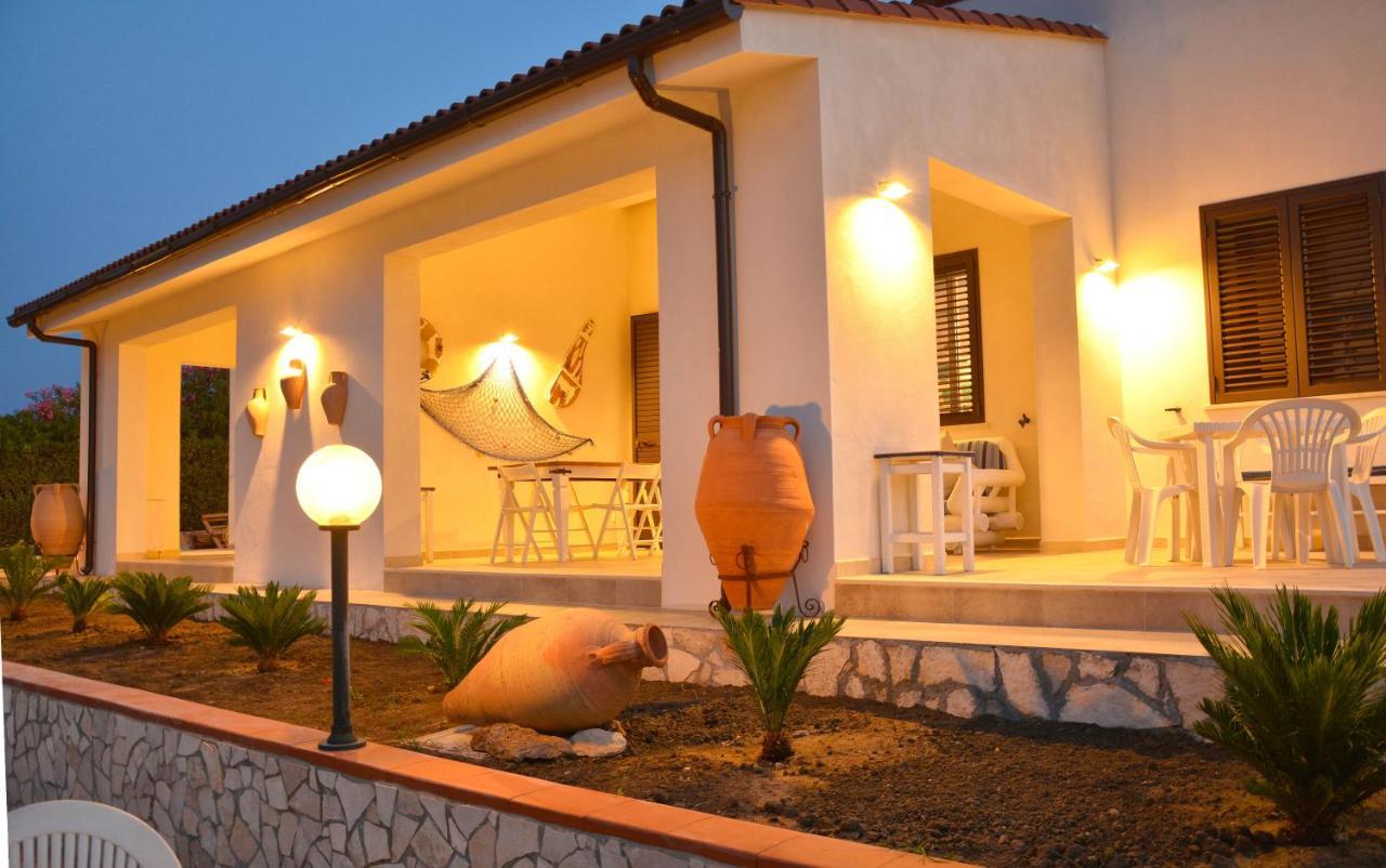 Вілла La Casa In Riva Al Mare Аугуста Екстер'єр фото