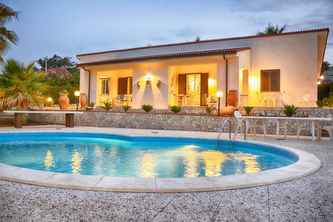Вілла La Casa In Riva Al Mare Аугуста Екстер'єр фото