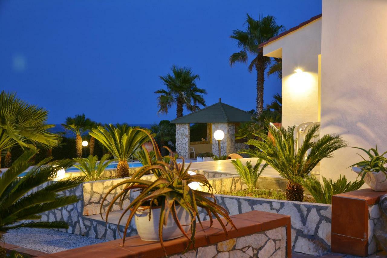 Вілла La Casa In Riva Al Mare Аугуста Екстер'єр фото